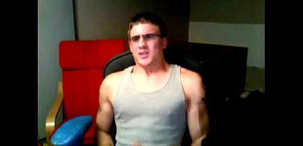  Hot muscled nerd jerking off